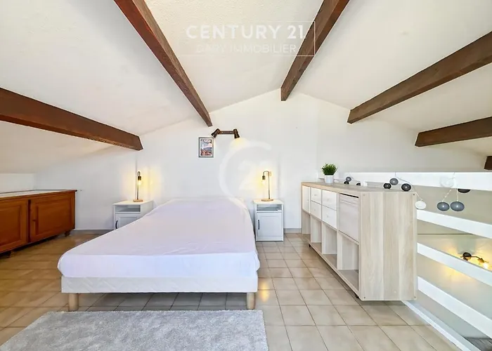 Duplex T2 - Madonna Di A Sarra * Calvi (Corsica)