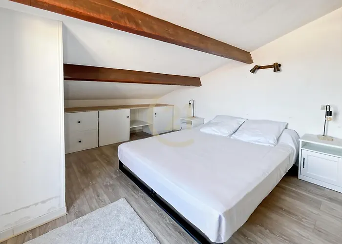 Duplex T2 - Madonna Di A Sarra Calvi (Corsica)