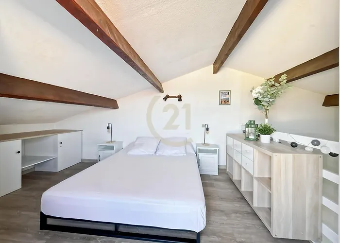 Duplex T2 - Madonna Di A Sarra * Calvi (Corsica)